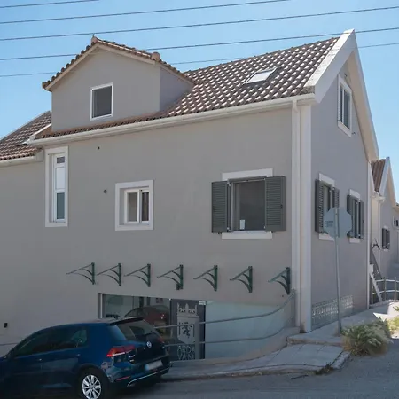 Appartement Ampatielou 2 *
